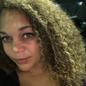 Meet your Posher, Justina